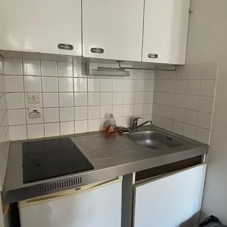 Proche De La Gare Sncf Клермон-Ферран