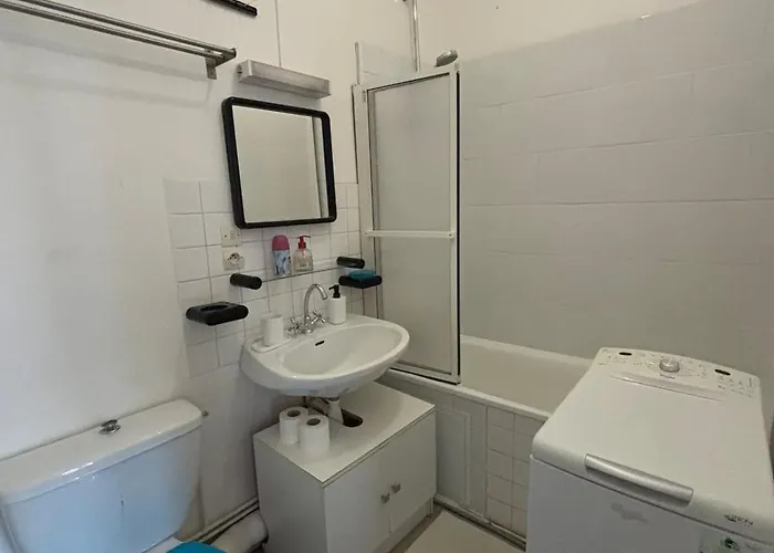 Proche De La Gare Sncf *