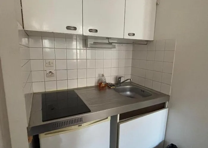 Proche De La Gare Sncf Клермон-Ферран